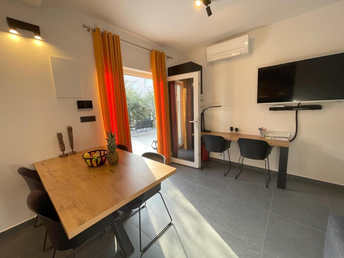 Valkane Beach Apartments Pola Esterno foto