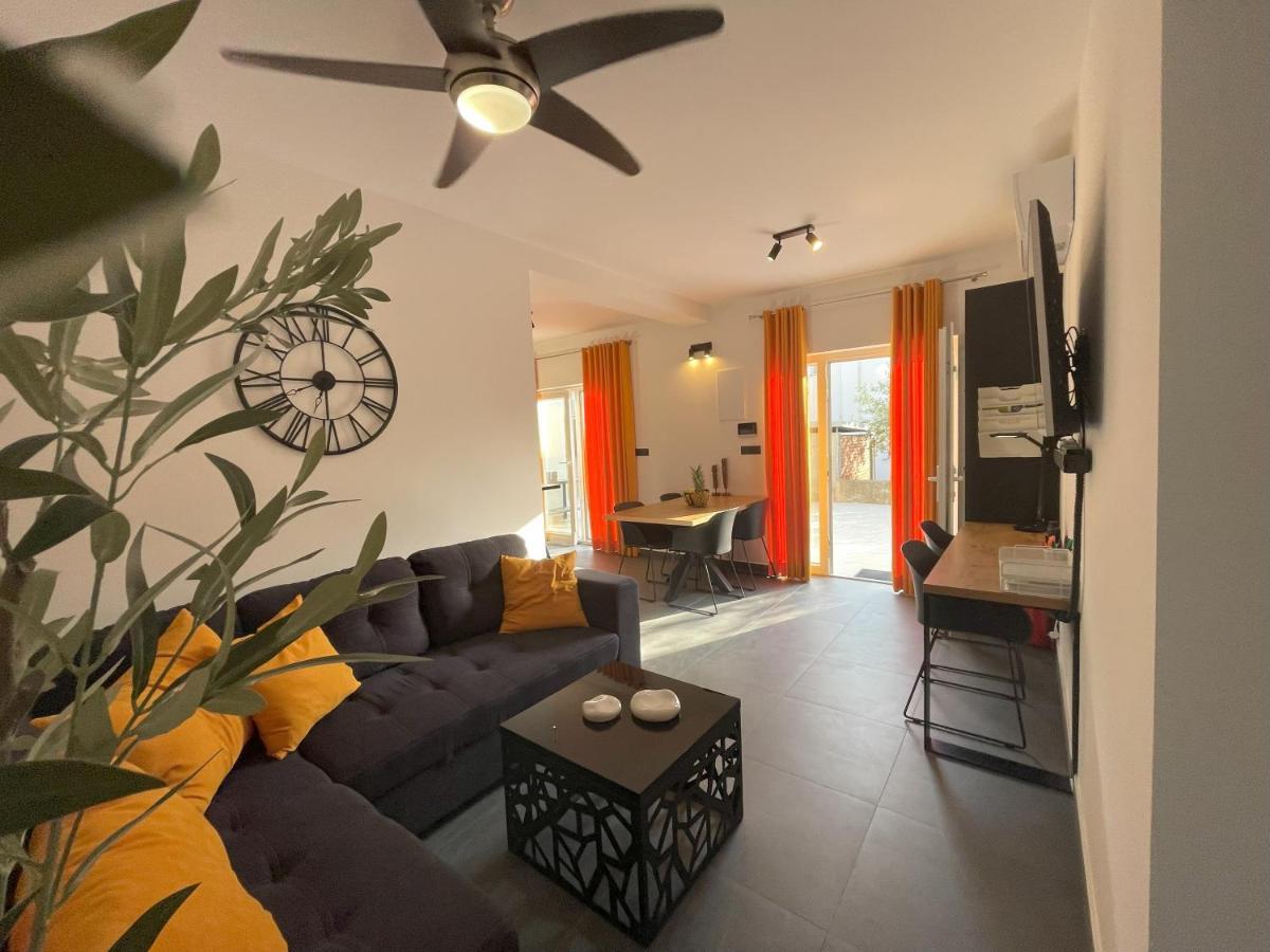 Valkane Beach Apartments Pola Esterno foto