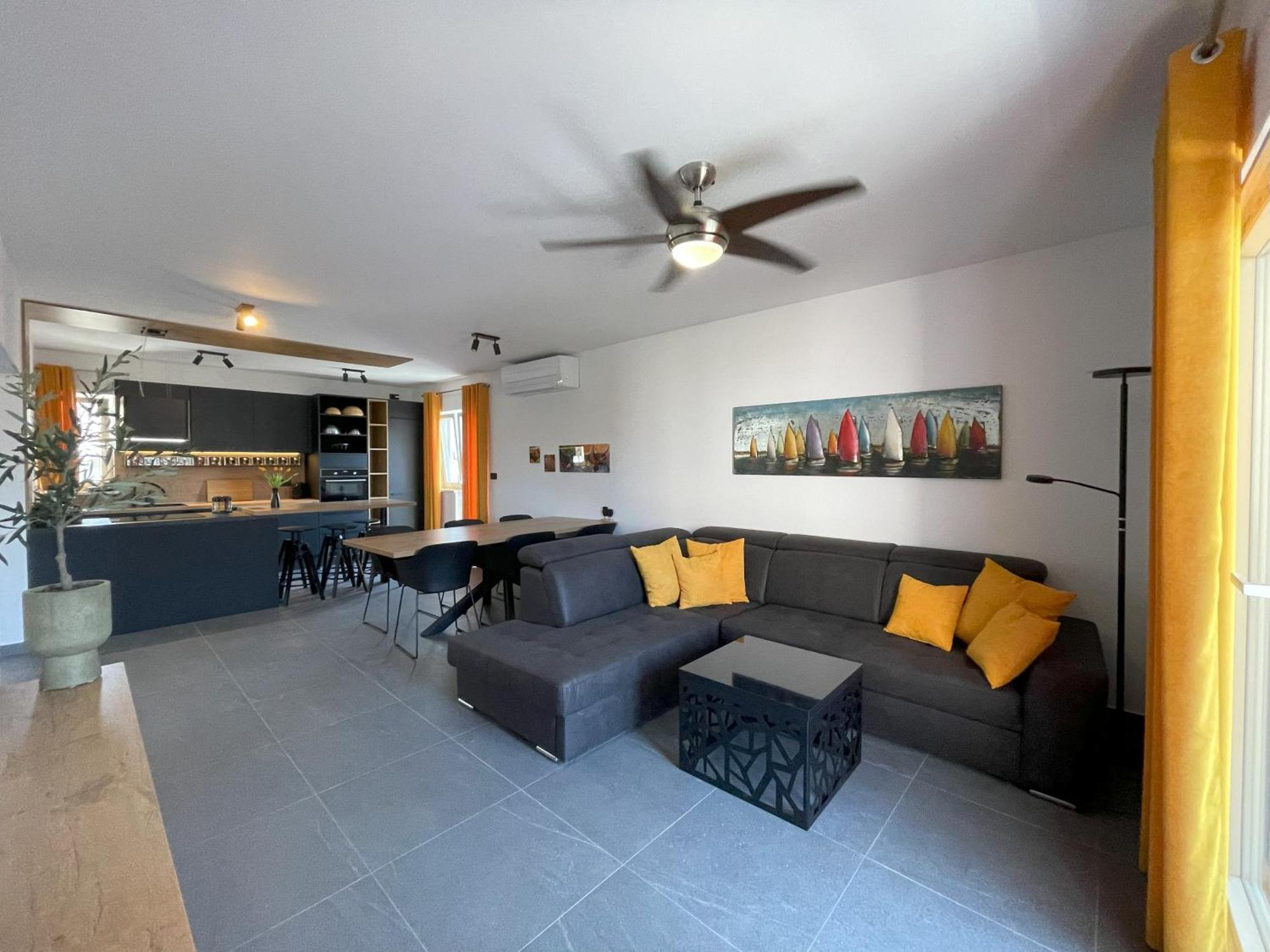 Valkane Beach Apartments Pola Esterno foto