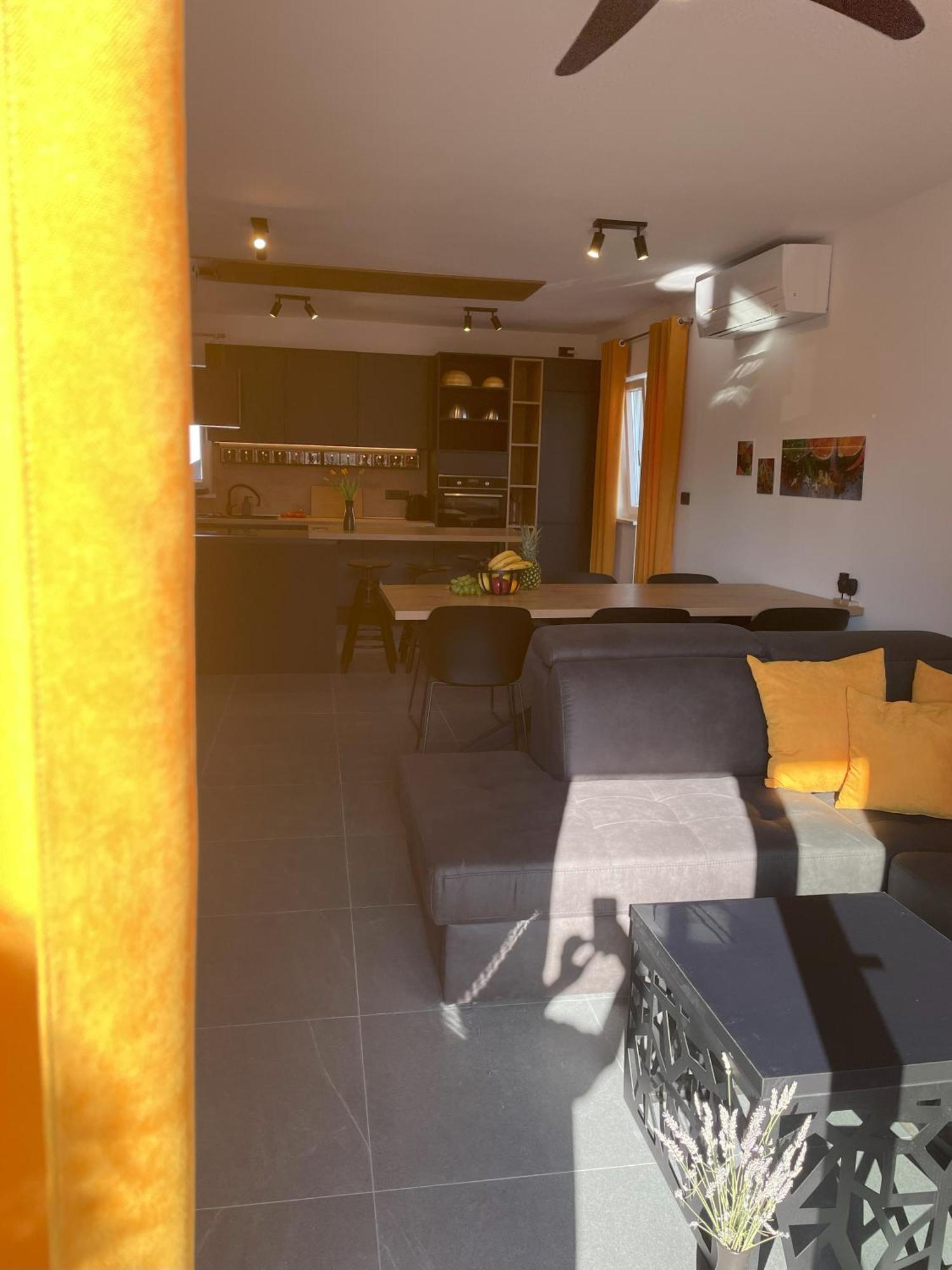 Valkane Beach Apartments Pola Esterno foto